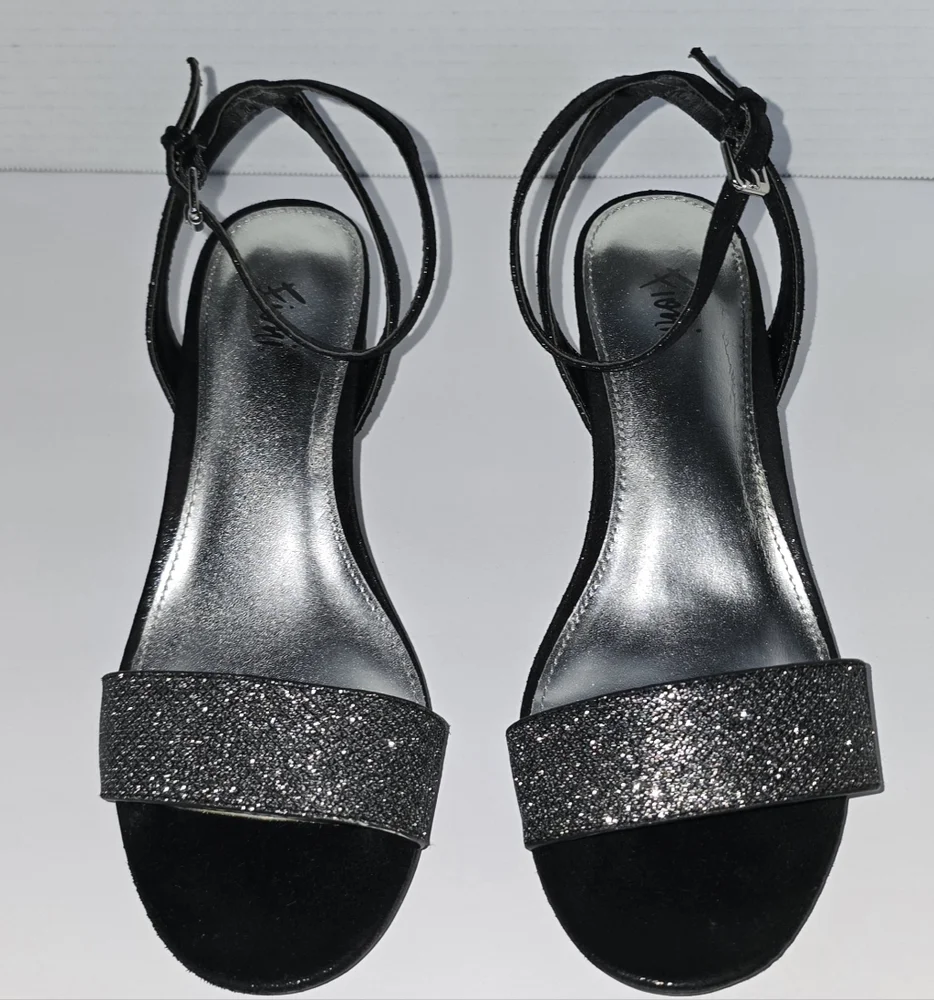 FIONI Silver and‎ Black Heels for Stylish Occasions - Picture 2 of 10
